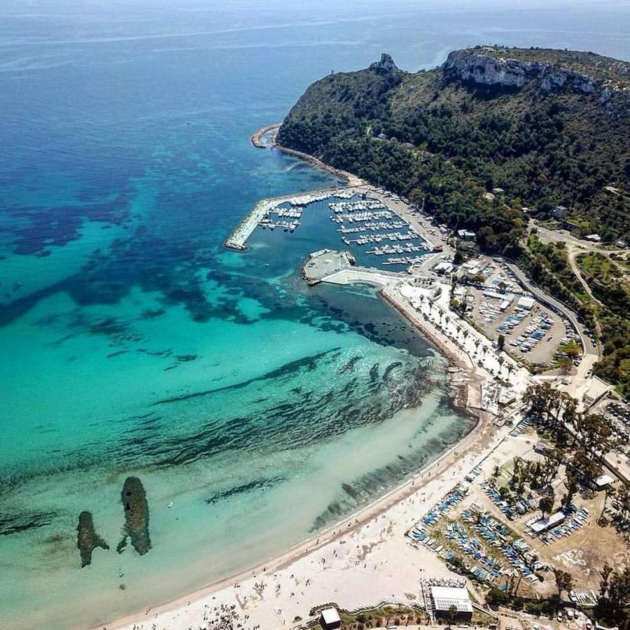 B&B POTHOS - ENG ITA - Rooms with Air Conditioning Wi-Fi Fridge Netflix Bike Rent Local Guide - Camere con aria condizionata, frigo, internet, guida locale, noleggio bici Cagliari Esterno foto