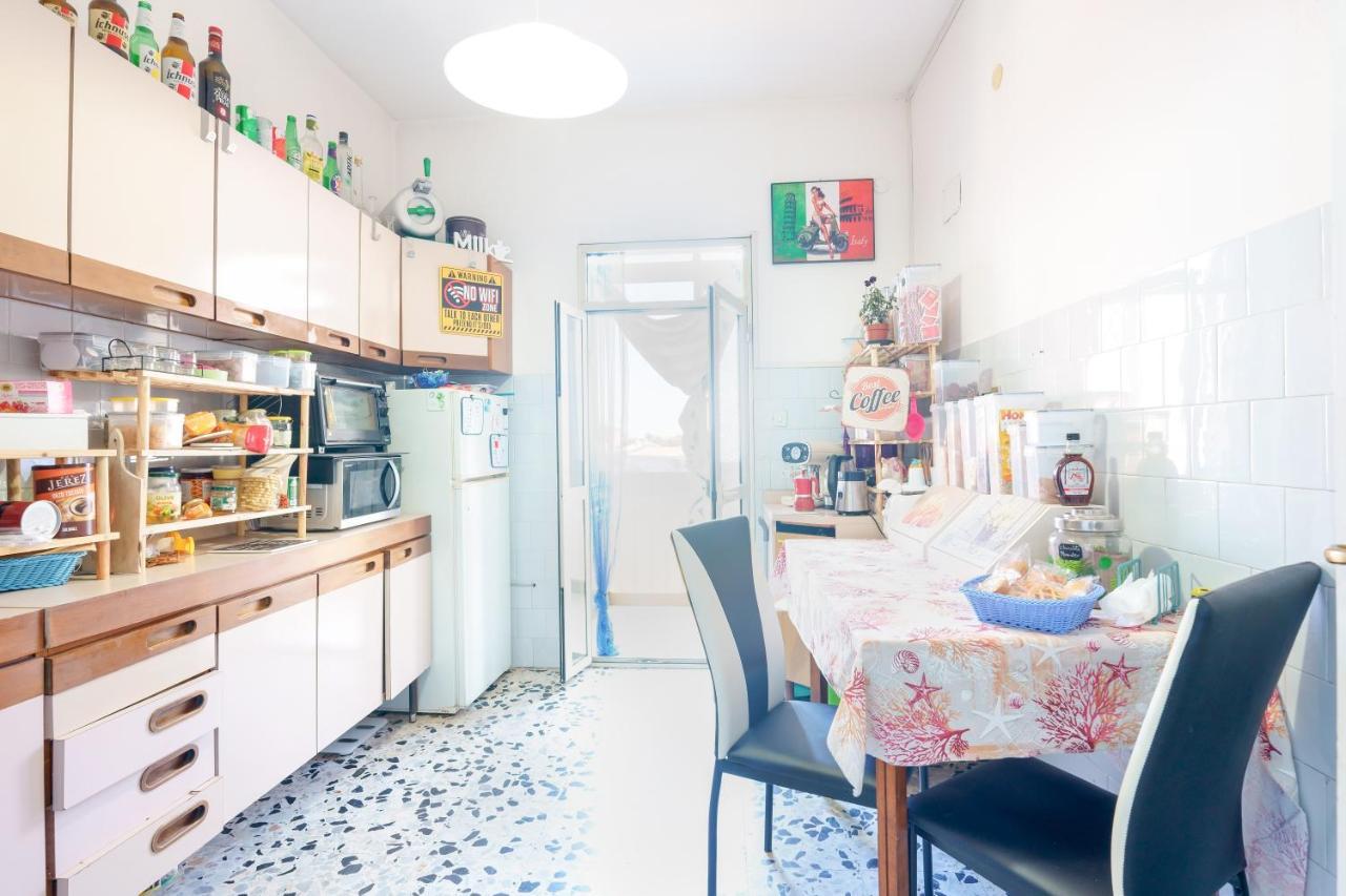 B&B POTHOS - ENG ITA - Rooms with Air Conditioning Wi-Fi Fridge Netflix Bike Rent Local Guide - Camere con aria condizionata, frigo, internet, guida locale, noleggio bici Cagliari Esterno foto