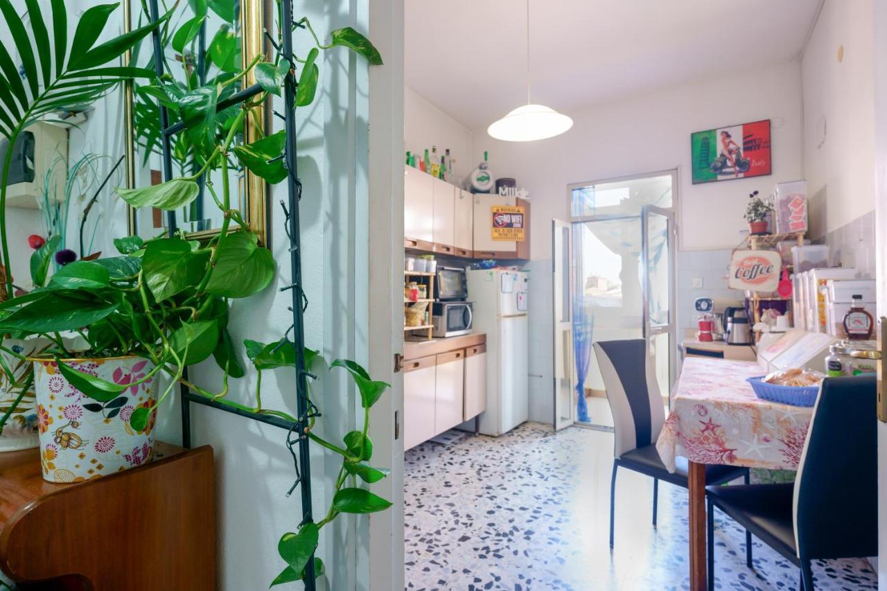 B&B POTHOS - ENG ITA - Rooms with Air Conditioning Wi-Fi Fridge Netflix Bike Rent Local Guide - Camere con aria condizionata, frigo, internet, guida locale, noleggio bici Cagliari Esterno foto