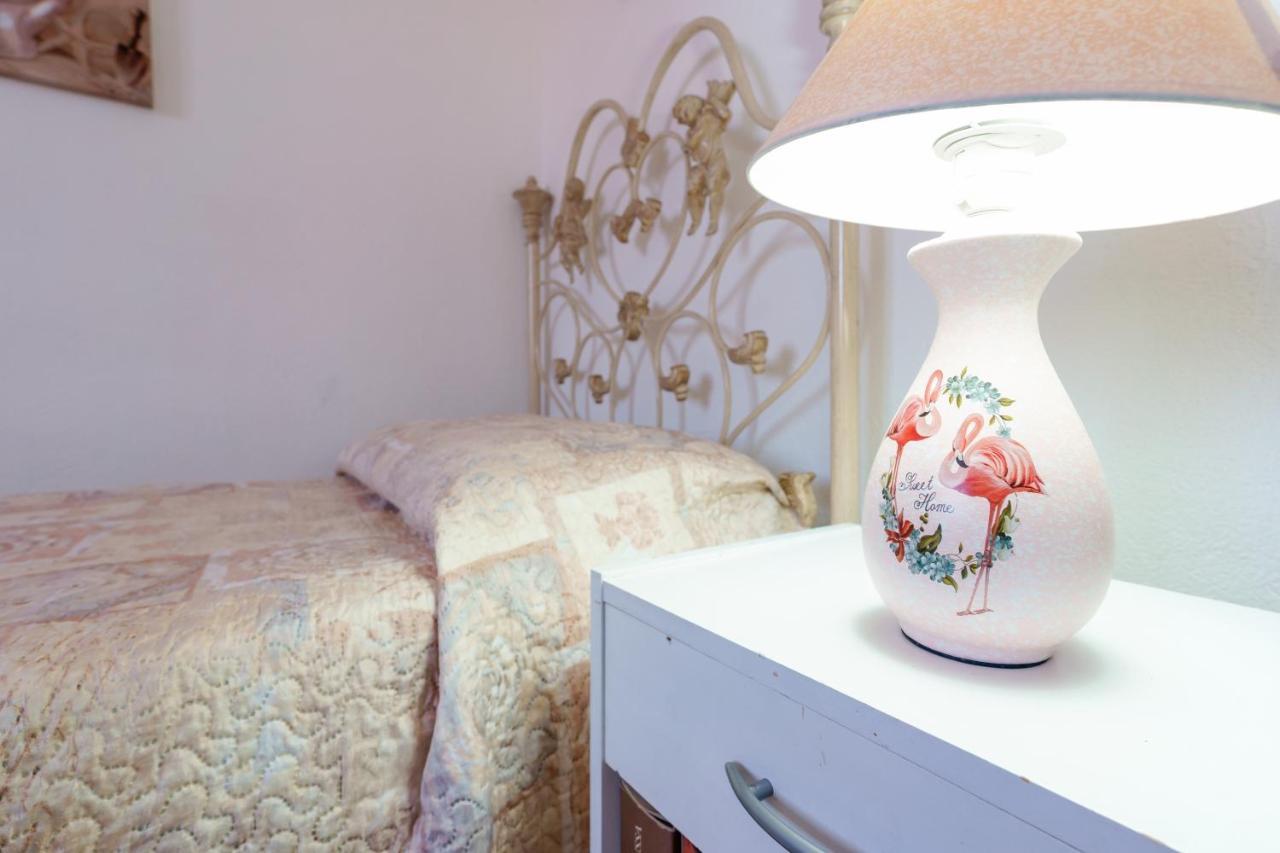 B&B POTHOS - ENG ITA - Rooms with Air Conditioning Wi-Fi Fridge Netflix Bike Rent Local Guide - Camere con aria condizionata, frigo, internet, guida locale, noleggio bici Cagliari Esterno foto