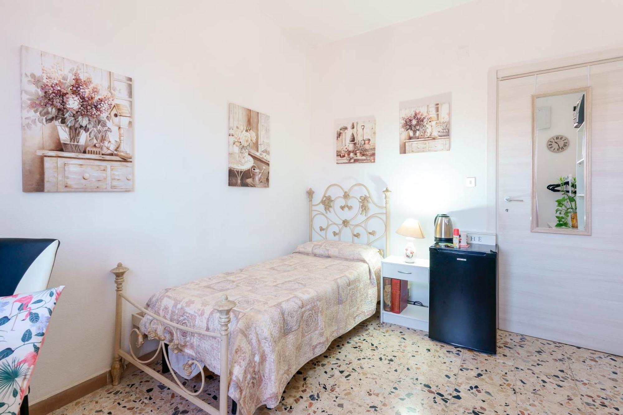 B&B POTHOS - ENG ITA - Rooms with Air Conditioning Wi-Fi Fridge Netflix Bike Rent Local Guide - Camere con aria condizionata, frigo, internet, guida locale, noleggio bici Cagliari Esterno foto
