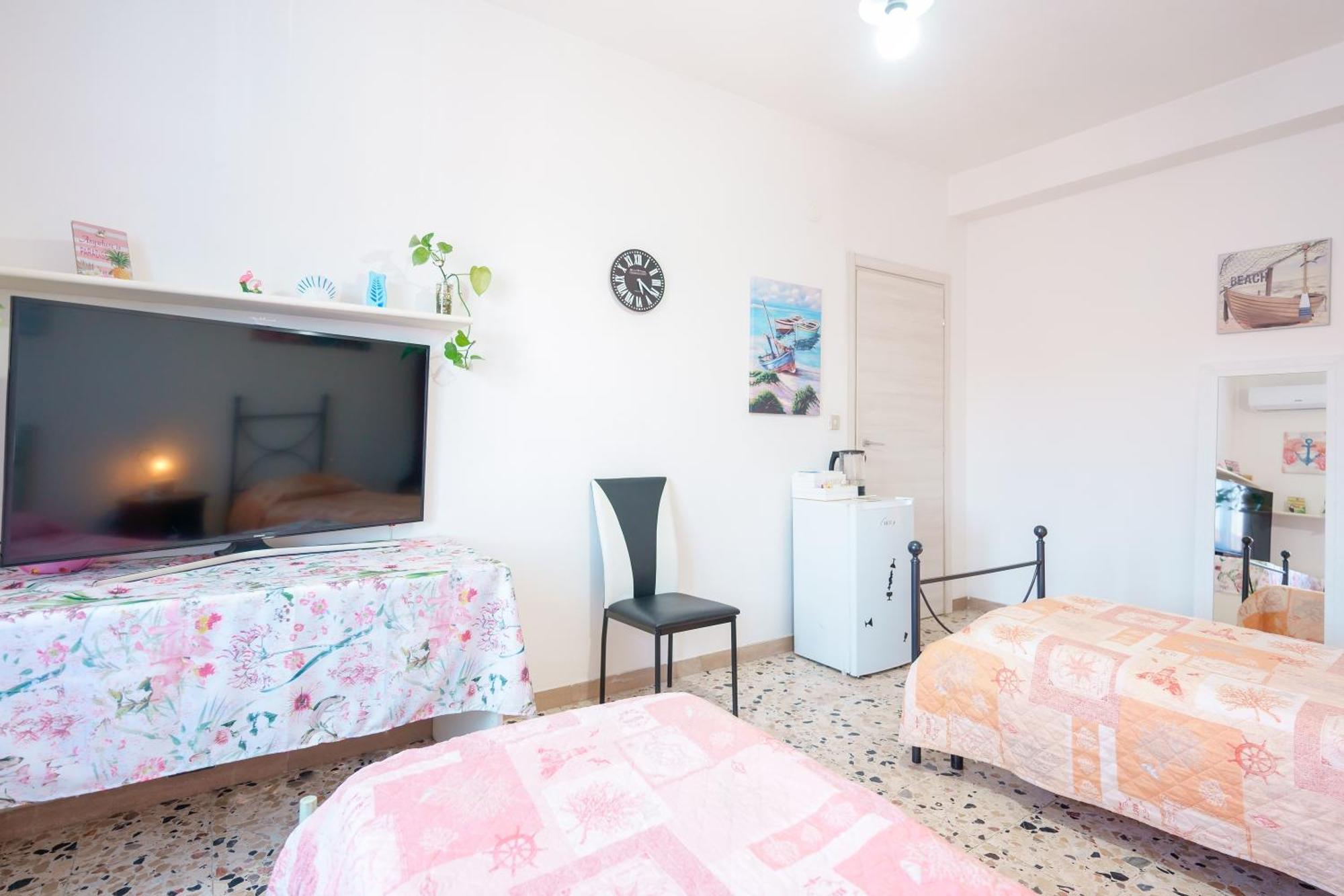 B&B POTHOS - ENG ITA - Rooms with Air Conditioning Wi-Fi Fridge Netflix Bike Rent Local Guide - Camere con aria condizionata, frigo, internet, guida locale, noleggio bici Cagliari Esterno foto