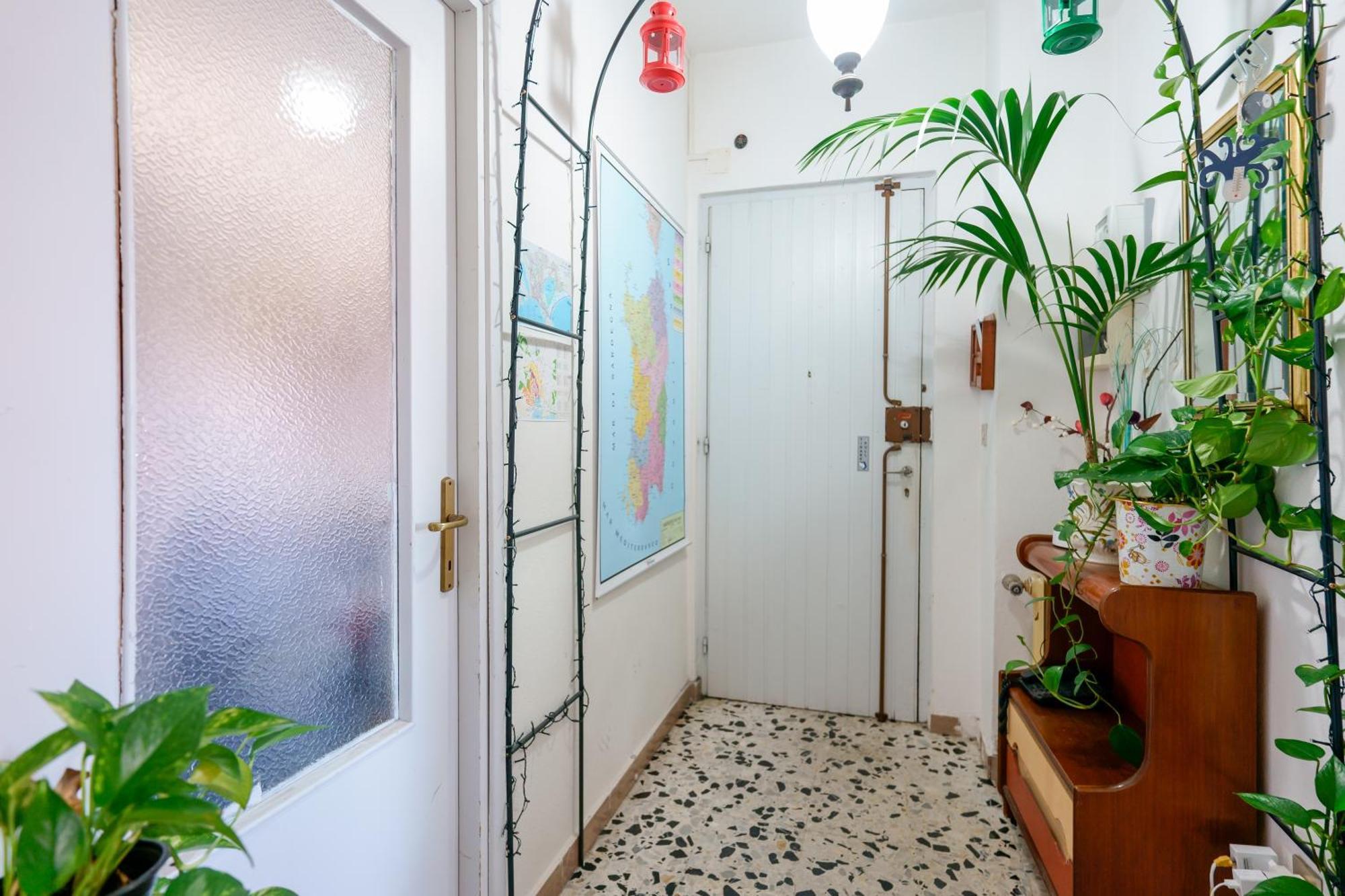 B&B POTHOS - ENG ITA - Rooms with Air Conditioning Wi-Fi Fridge Netflix Bike Rent Local Guide - Camere con aria condizionata, frigo, internet, guida locale, noleggio bici Cagliari Esterno foto